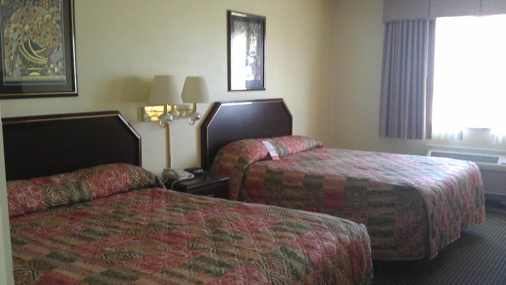 Super 8 By Wyndham Burleson Fort Worth Area Quarto foto
