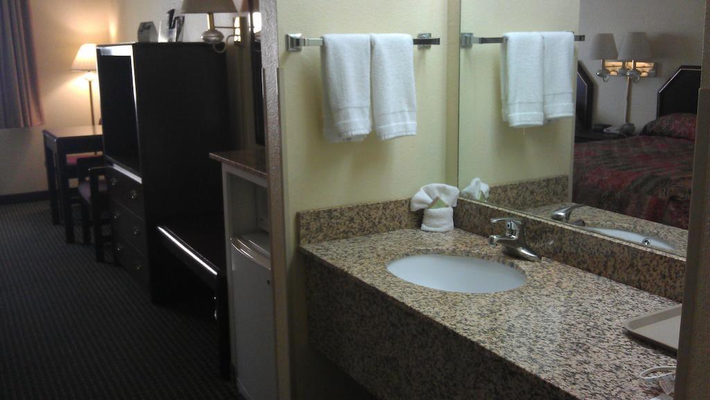 Super 8 By Wyndham Burleson Fort Worth Area Quarto foto