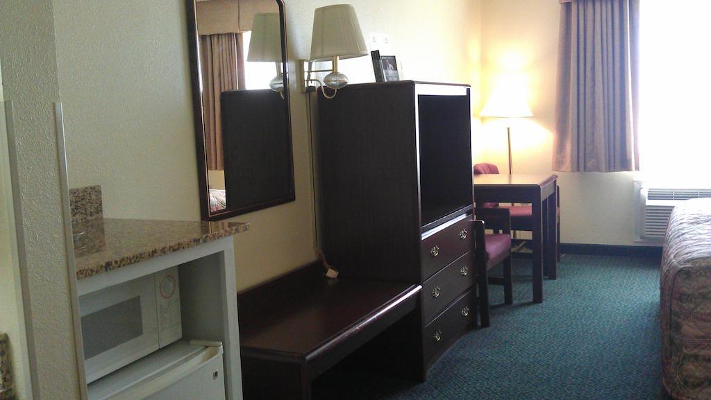 Super 8 By Wyndham Burleson Fort Worth Area Quarto foto